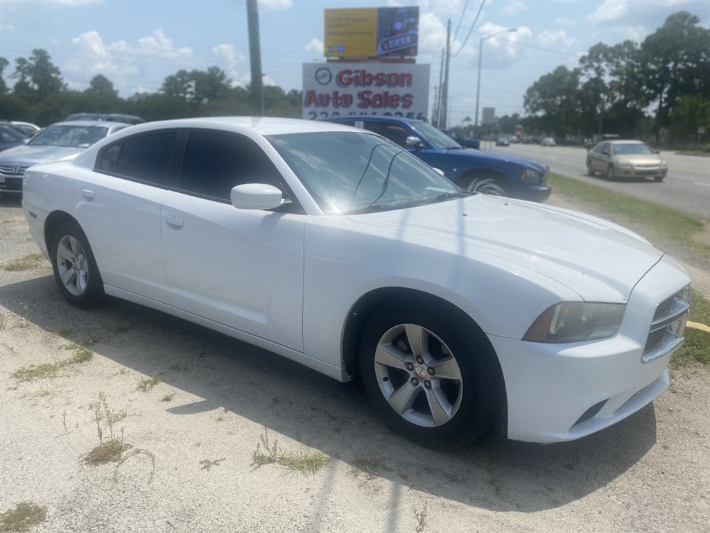 2013 Dodge Charger SE's photo